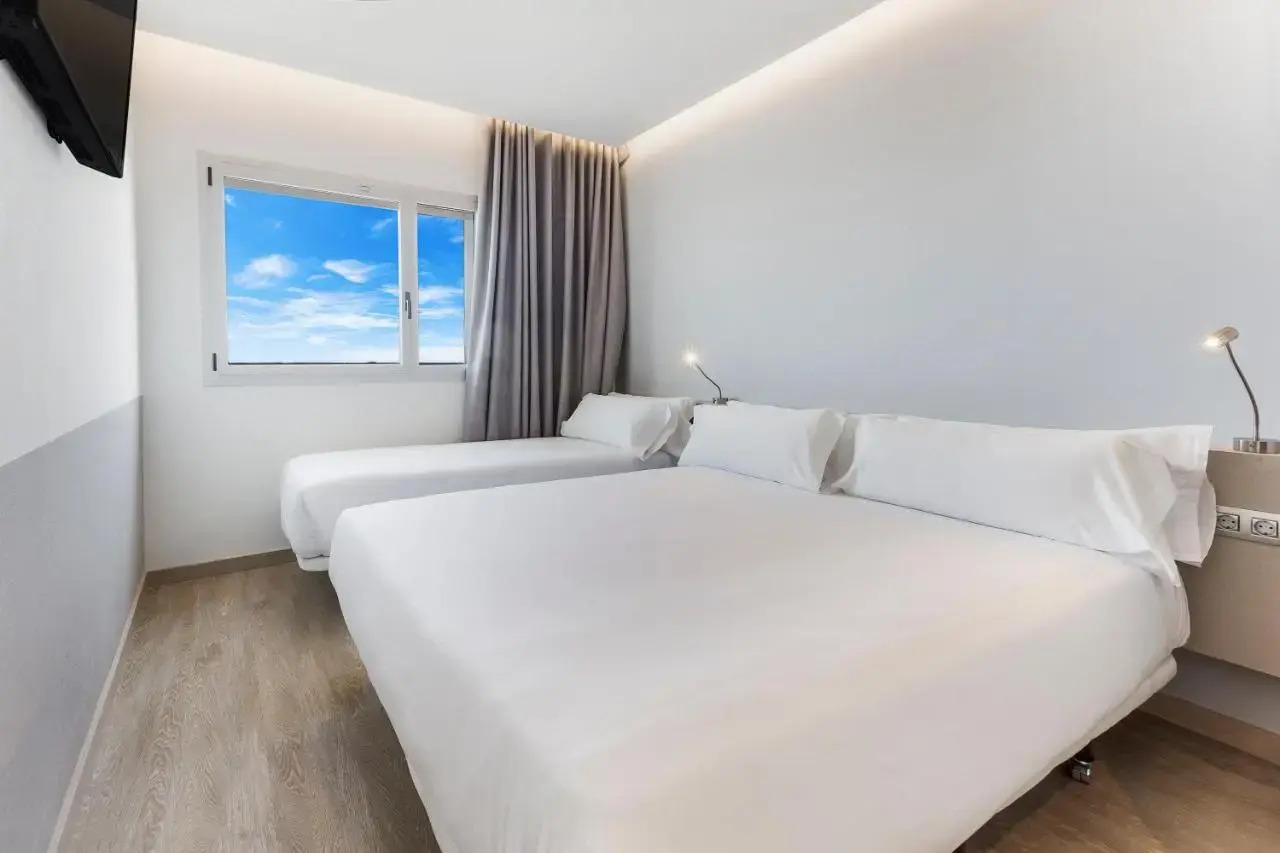 Photo - B&B HOTEL Barcelona Viladecans