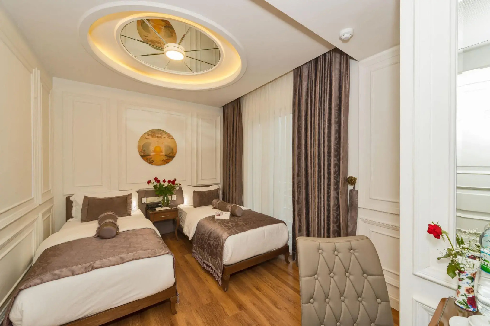 Photo - Darkmen Hotel 2