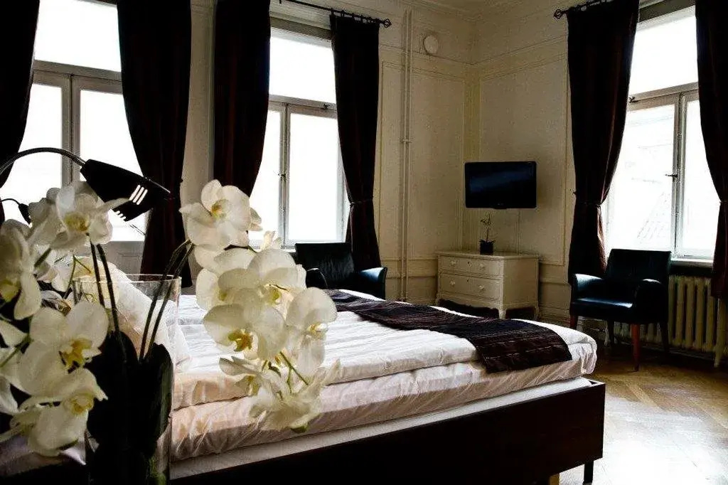 Photo - Queen's Hotel by First Hotels