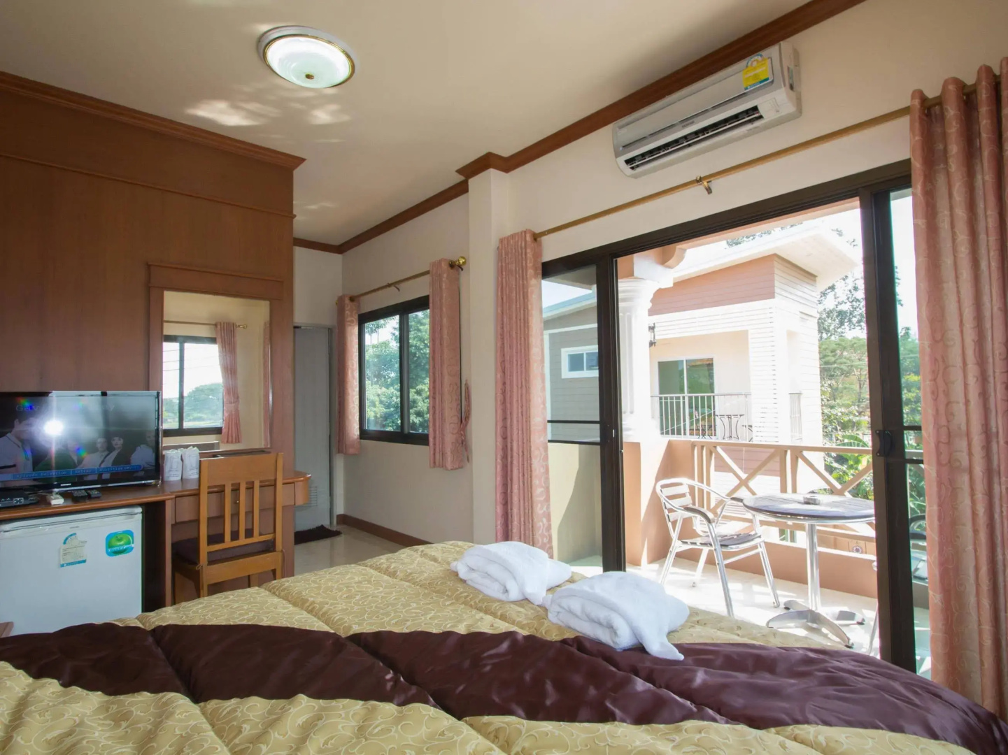 Photo - Donchai House
