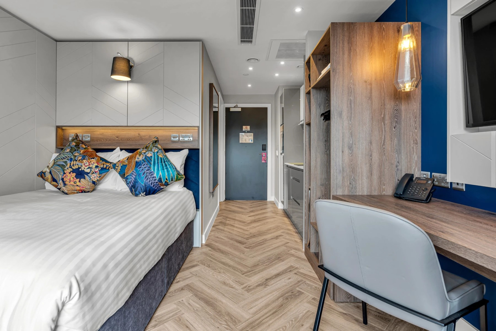 Photo - Roomzzz Edinburgh