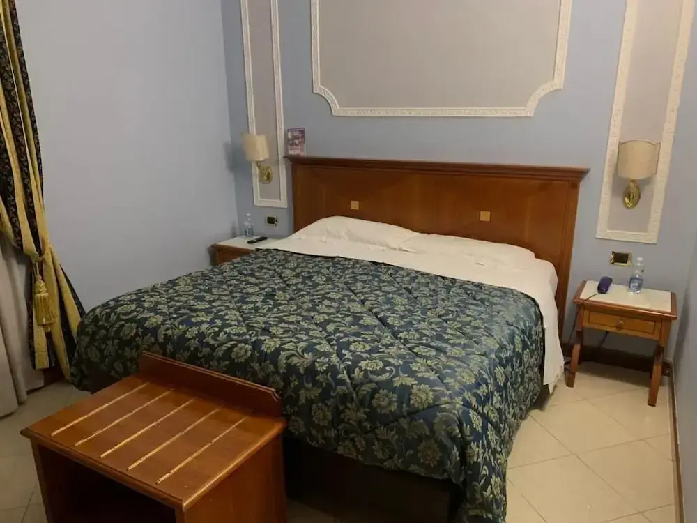 Photo - Consoli Romani Vatican Rooms