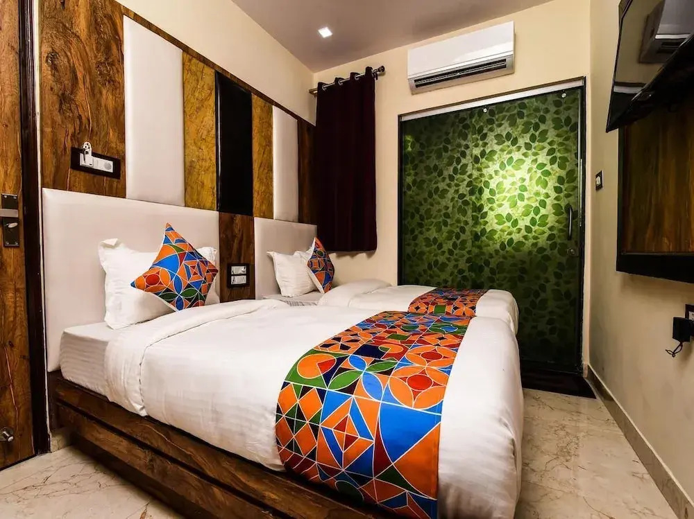 Photo - Hotel Dollar Inn