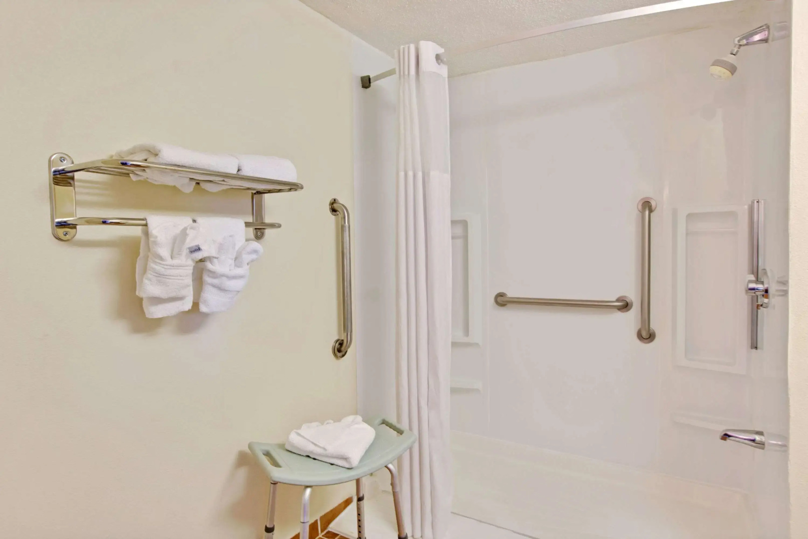 Foto - Days Inn by Wyndham Charlotte/Woodlawn Near Carowinds