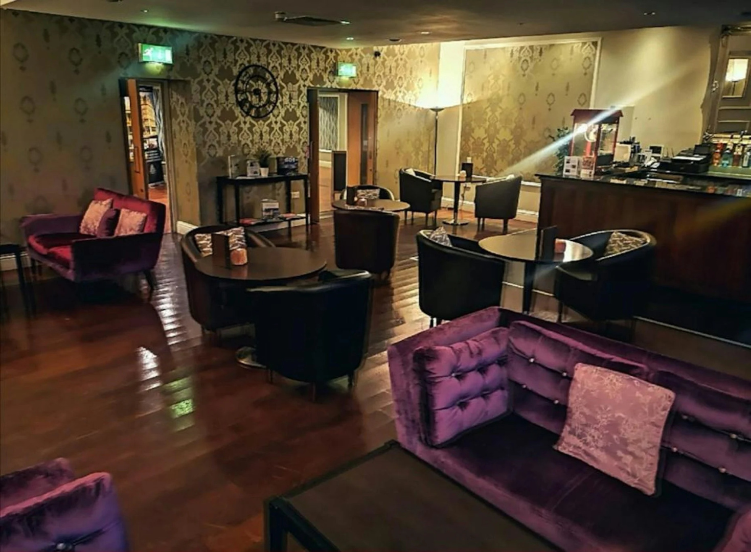 Foto - Royal Hotel Cardiff by Belvilla
