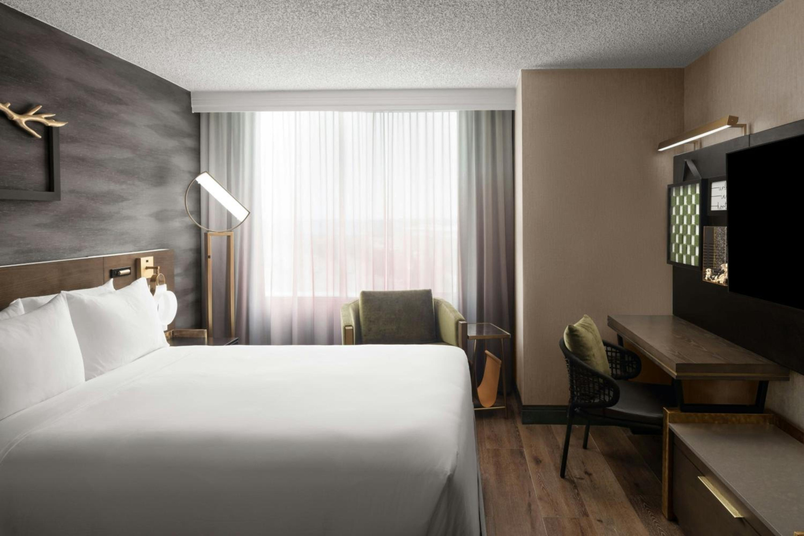 Photo - Renaissance Chicago North Shore Hotel