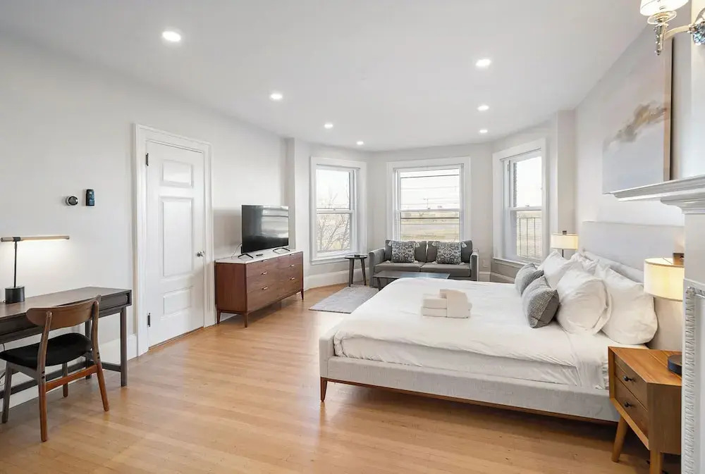 Photo - Charlesgate Suites