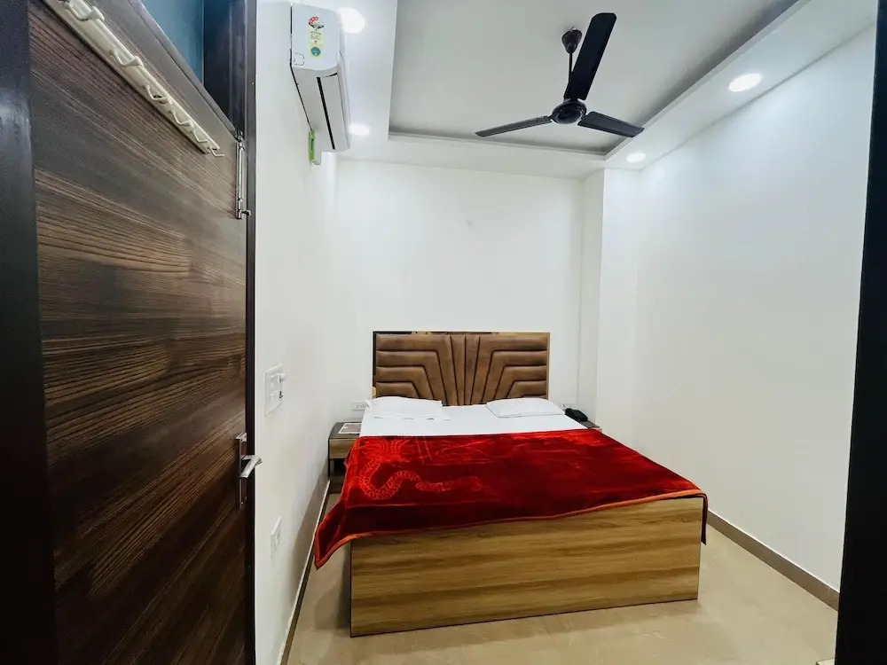 Foto - Roomshala 152 Hotel Sukoon- Near Ramesh Nagar Metro Station