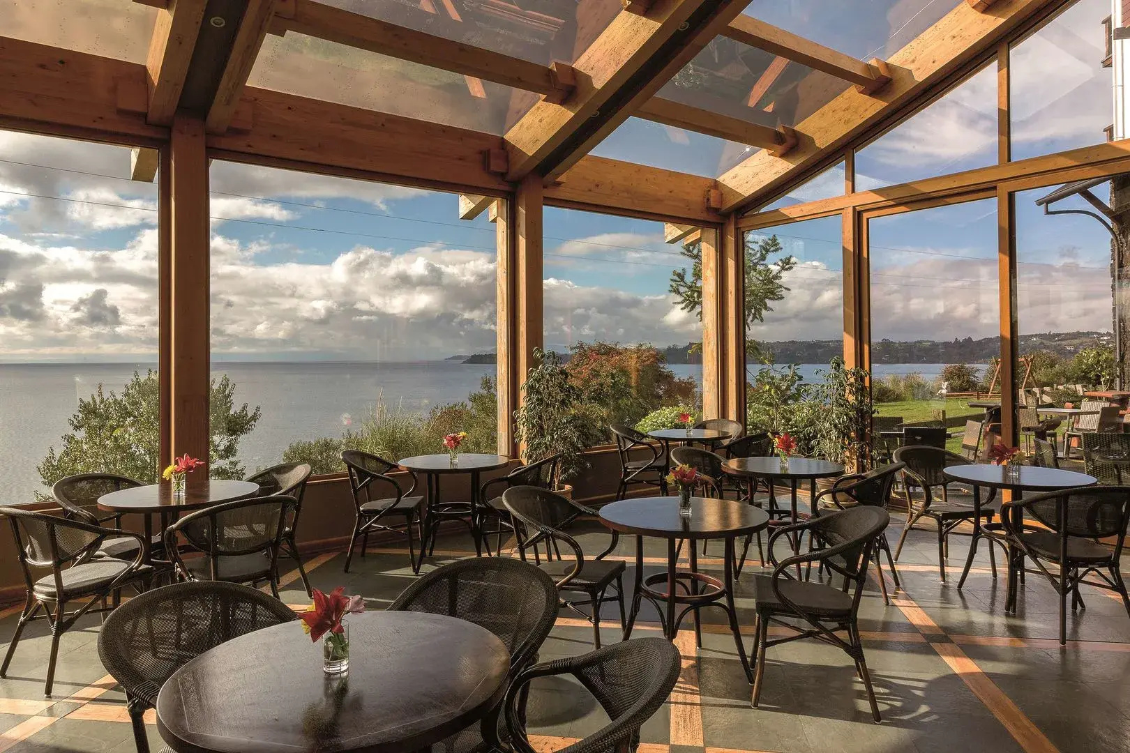 Photo - Wyndham Puerto Varas Pettra