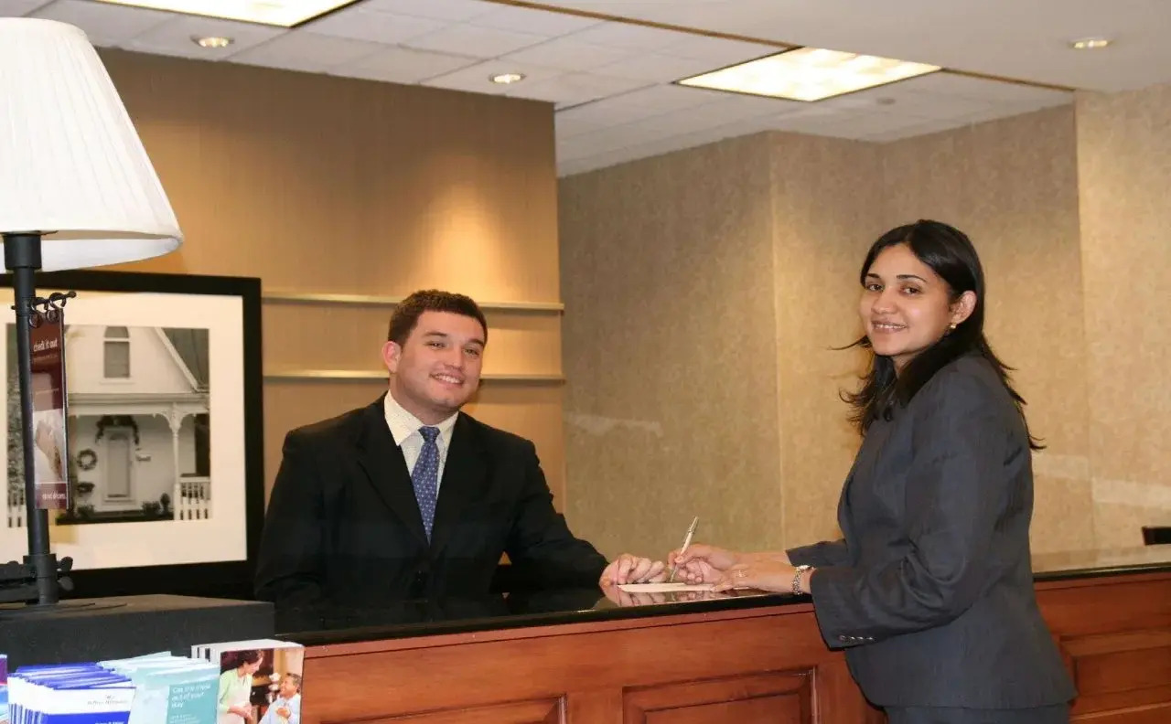 Photo - Hampton Inn & Suites By Hilton - Rockville Centre