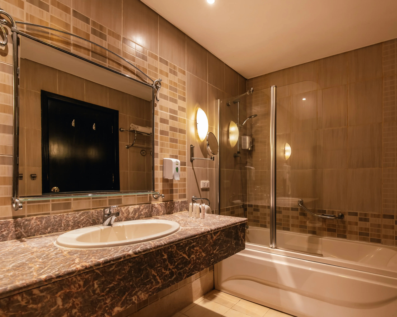 Photo - AMC Royal Hotel & Spa