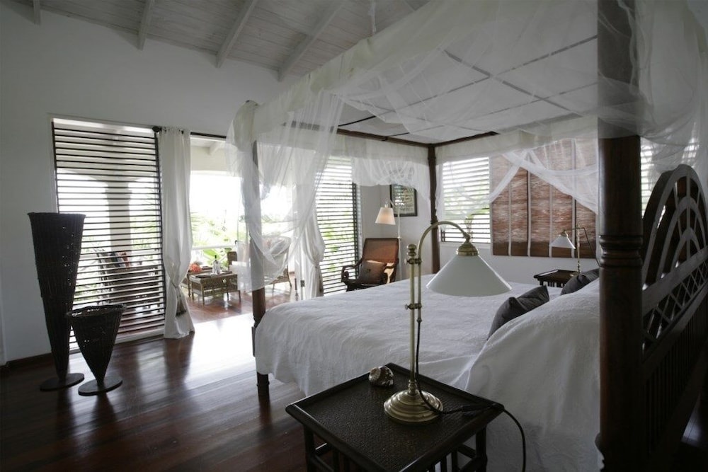 Villa Kessi - Beautiful Caribbean Style Family Villa 3 Bedroom Villa by RedAwning