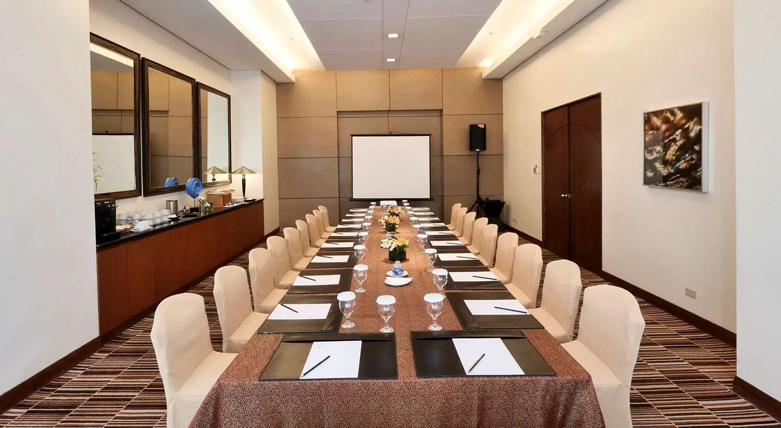 Photo - Discovery Suites Manila, Philippines