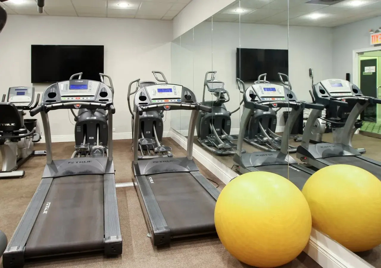 Photo - Lombardy Hotel