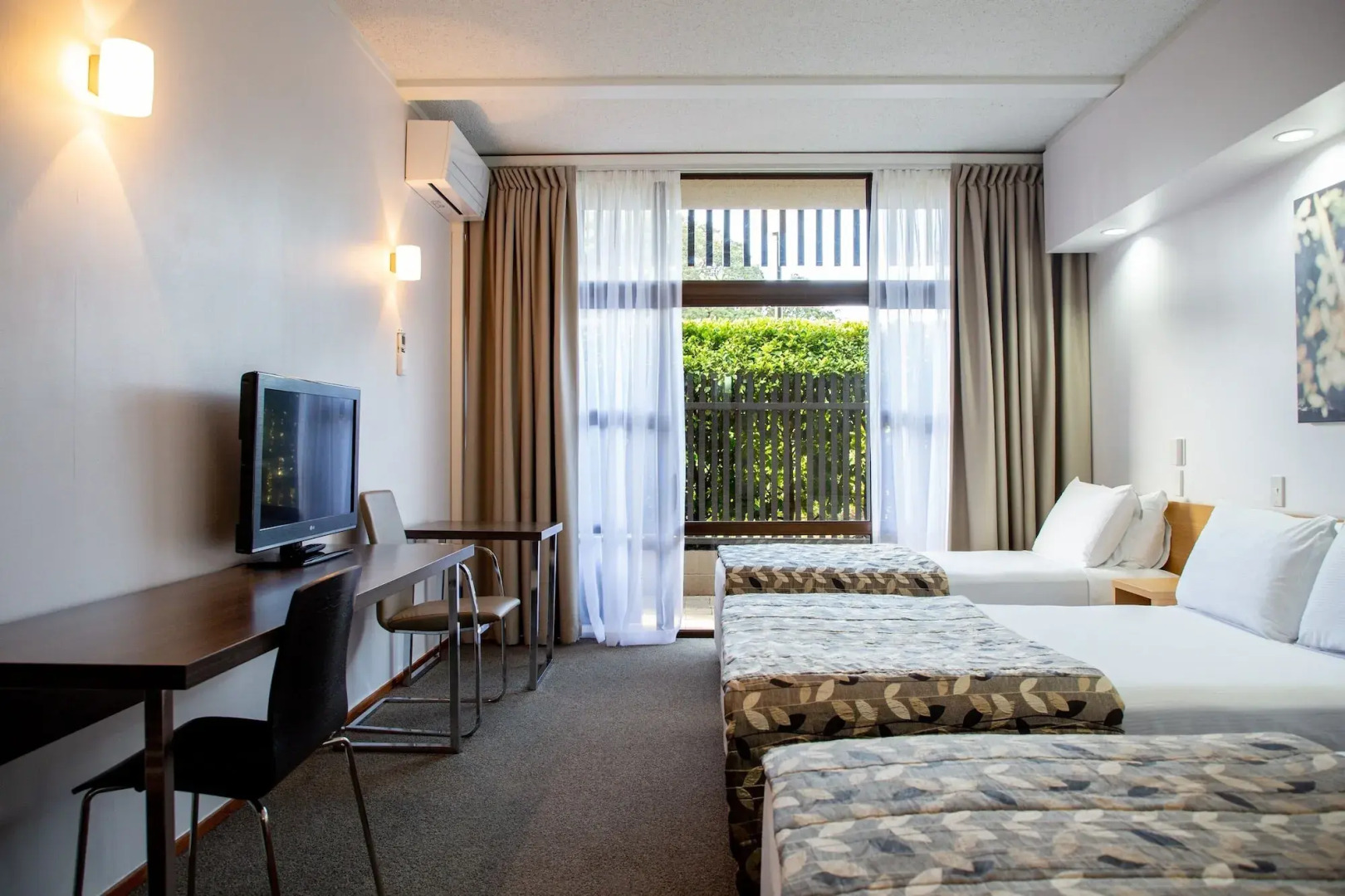 Photo - Auckland Rose Park Hotel