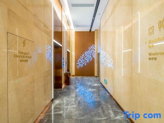 Lavande Hotel Huidong High-Speed Railway Station Shengli Square Store