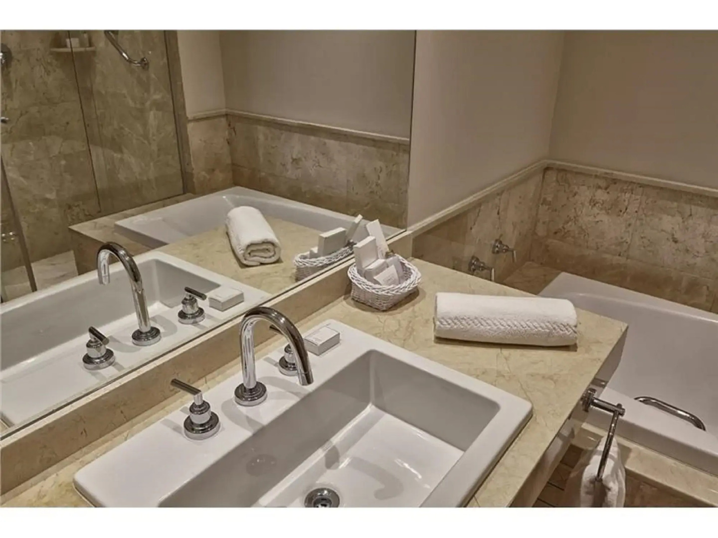 Foto - George V Casa Branca