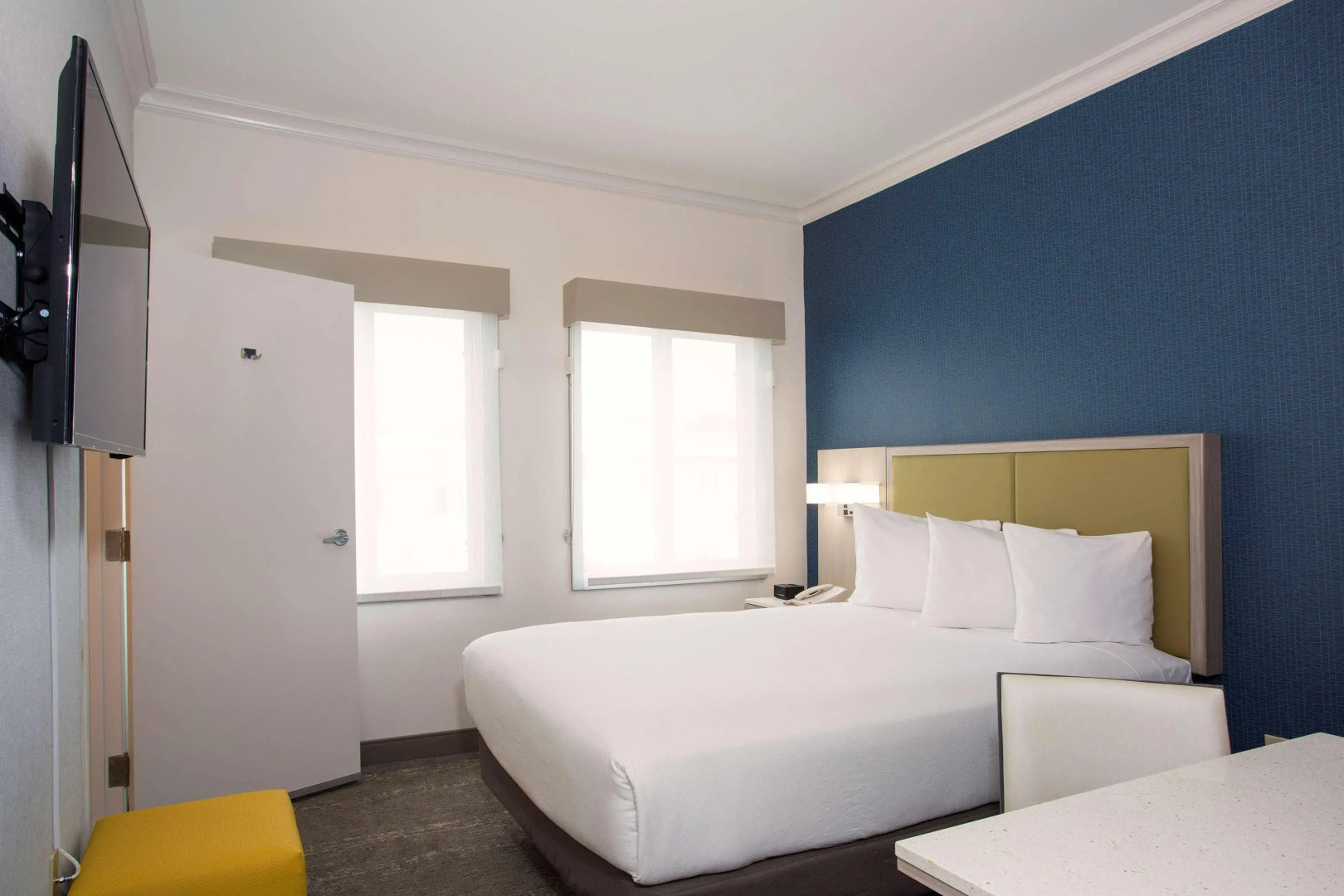 Photo - SureStay Hotel by Best Western Santa Monica