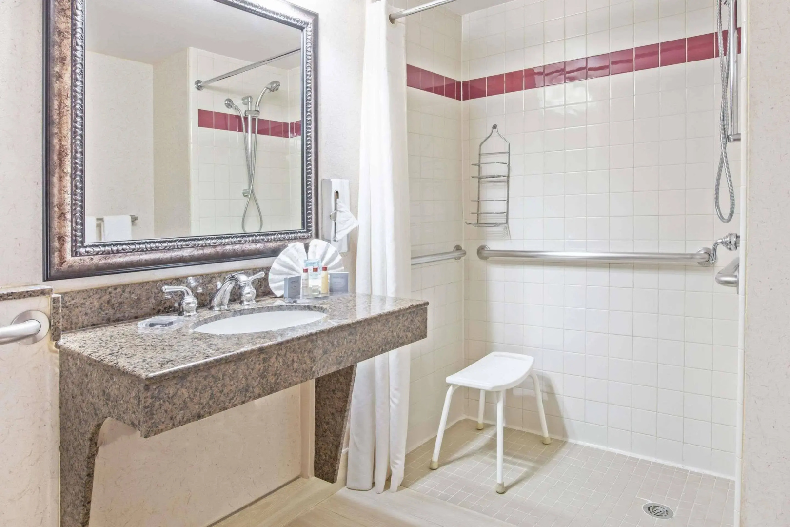 Photo - Holiday Inn Express & Suites Arlington North – Stadium Area by IHG