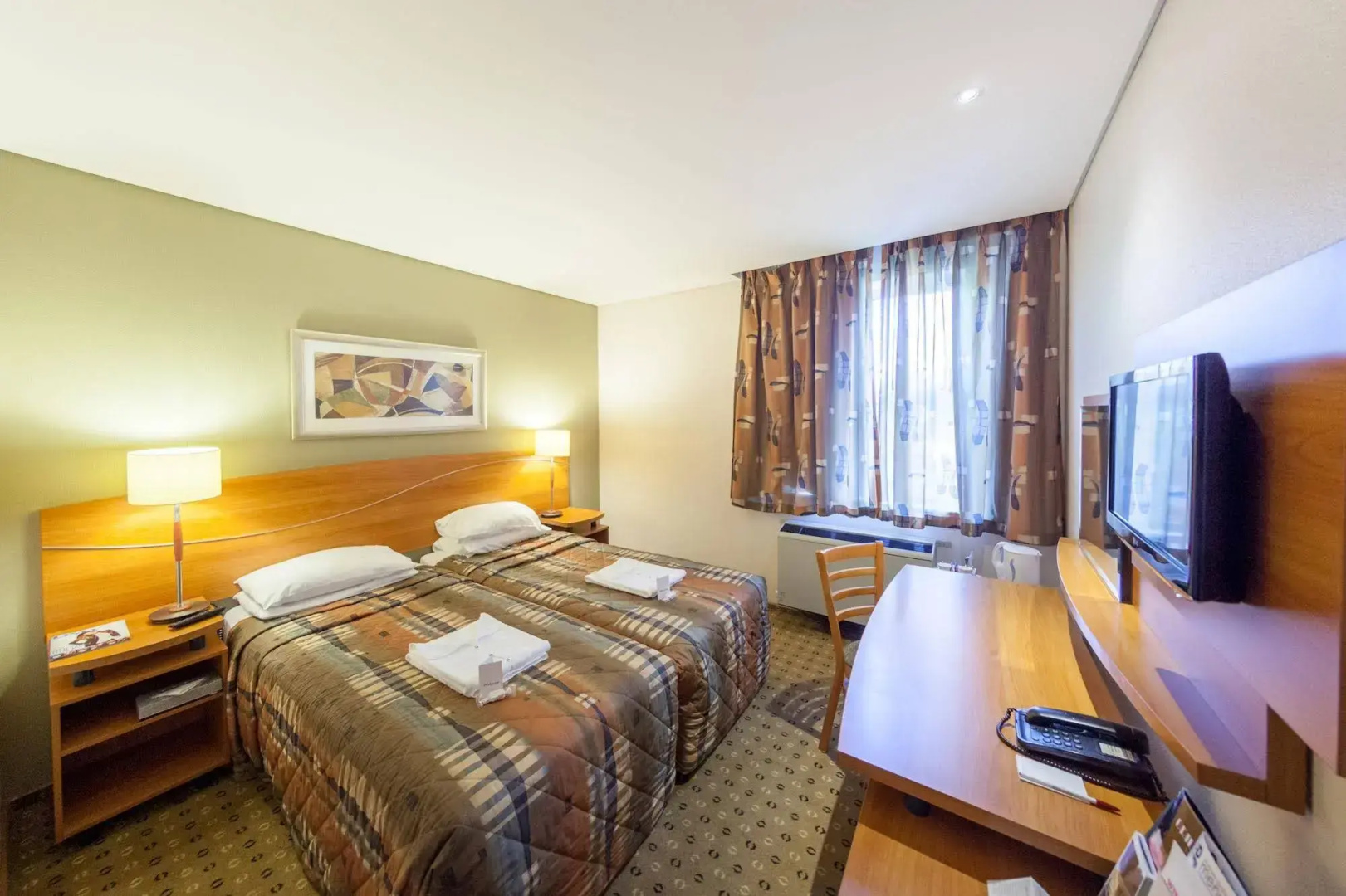 Photo - Road Lodge Sandton Grayston Drive