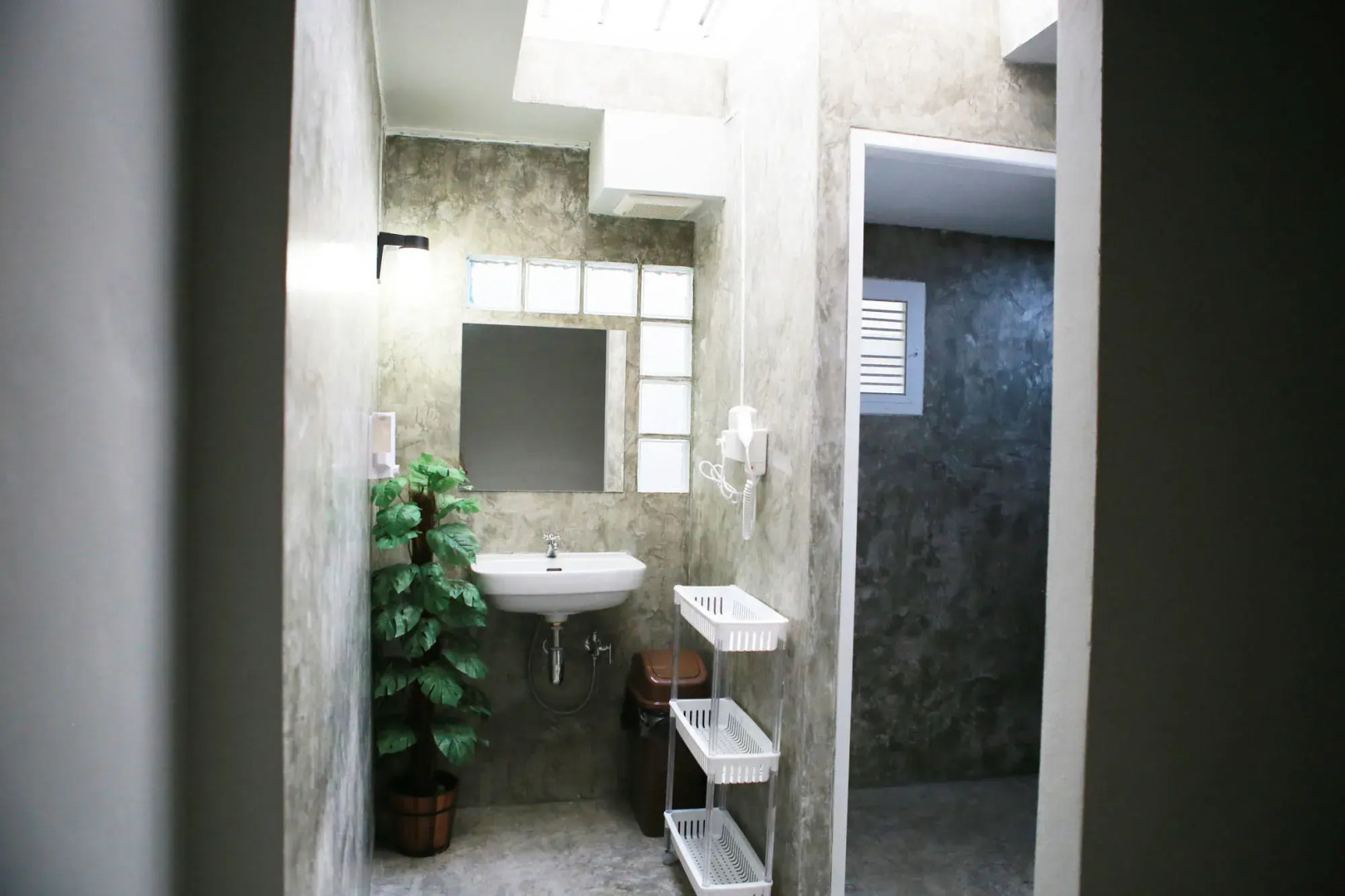 Photo - Les Fleurs Bangkok Hostel