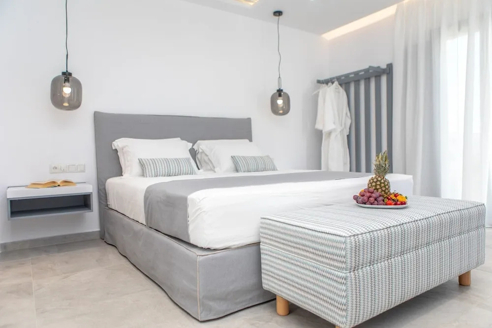 Photo - Crystal Mare Suites
