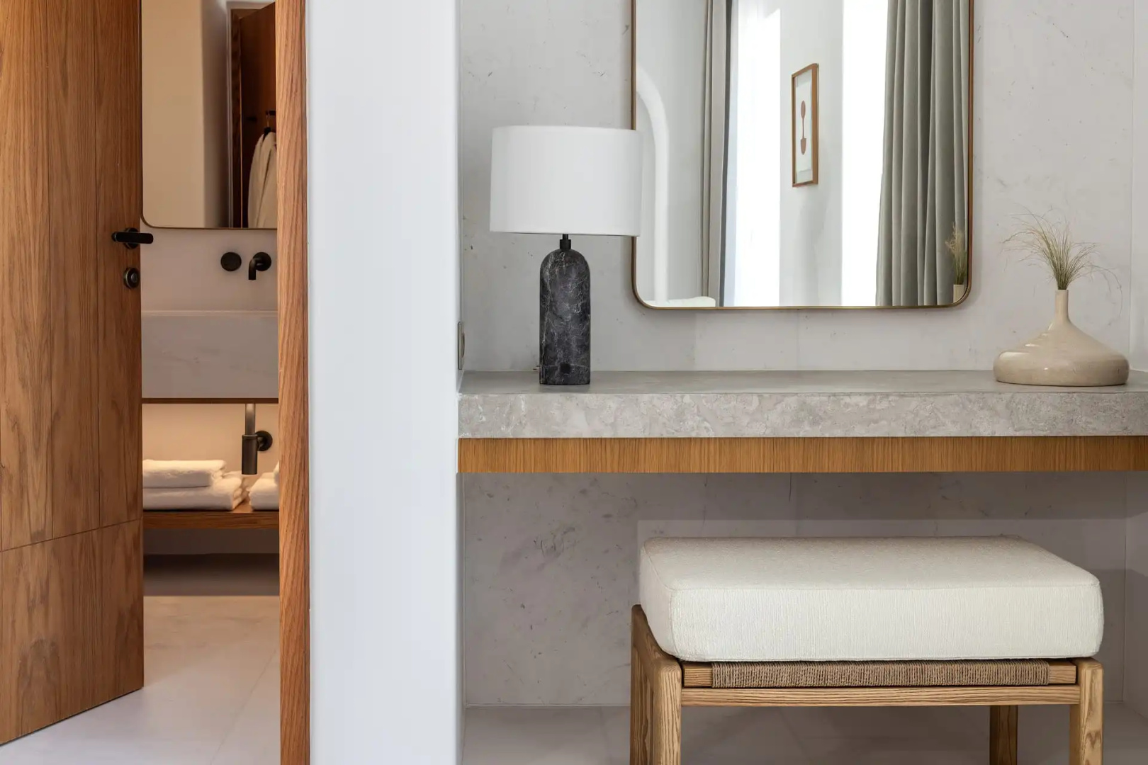Photo - Sandblu Santorini, LXR Hotels & Resorts