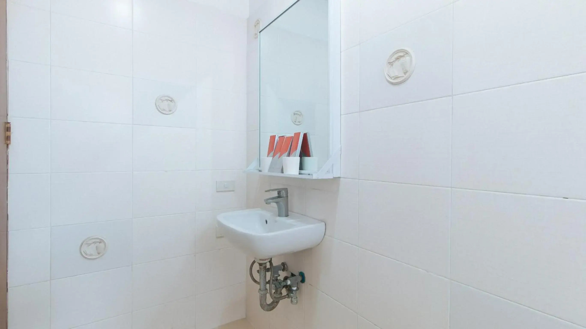 Foto - RedDoorz Plus New Era Budget Hotel Mabolo former RedDoorz near Landers Superstore Cebu City
