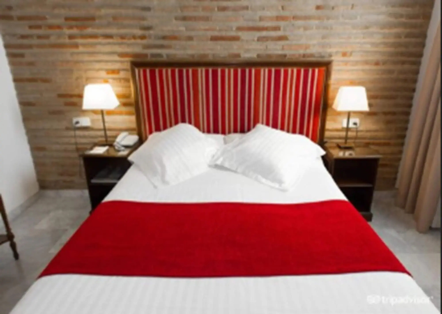 Foto - Ad Hoc Monumental 1881