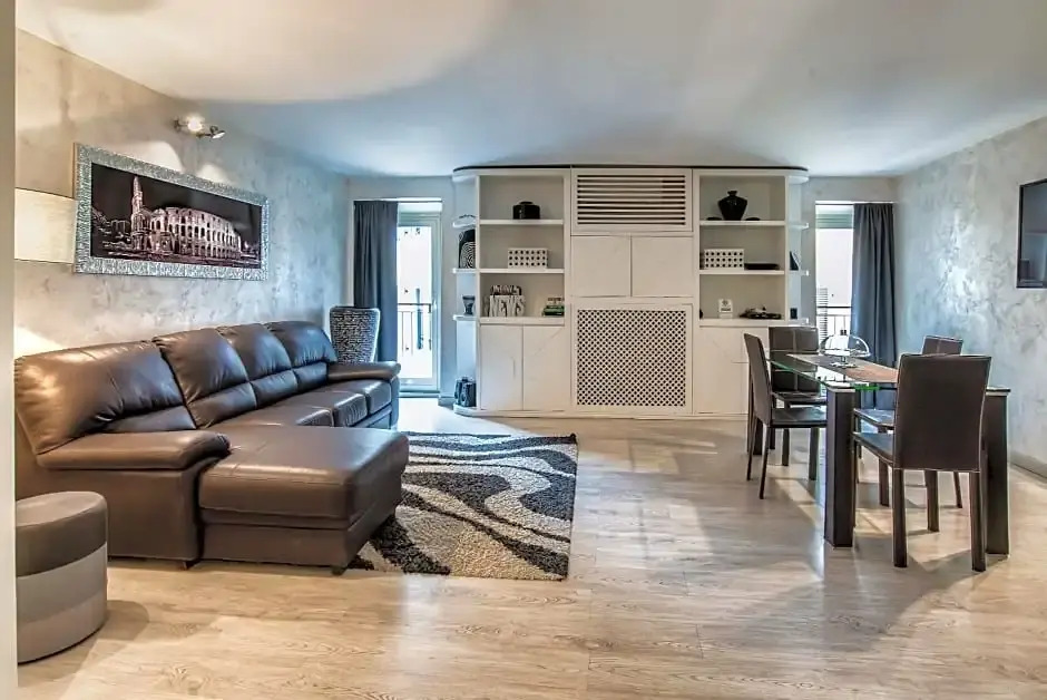 Photo - Black And White Suite