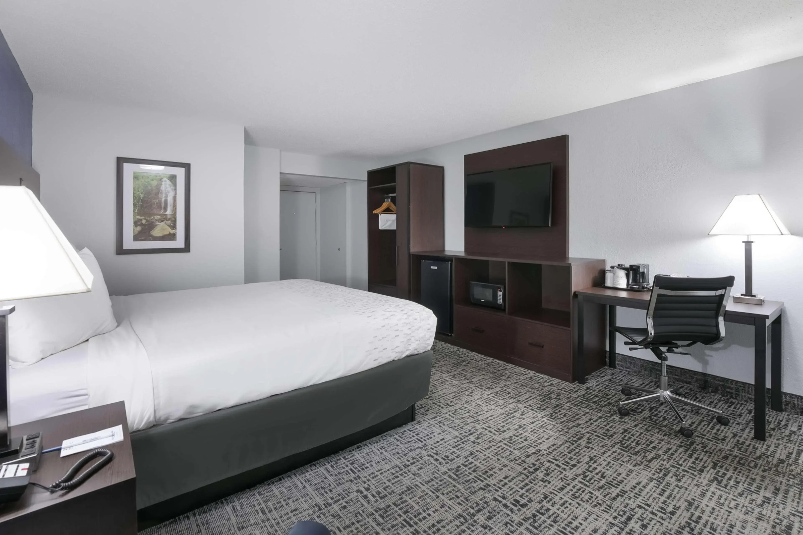 Photo - SureStay Plus Hotel by Best Western Gatlinburg