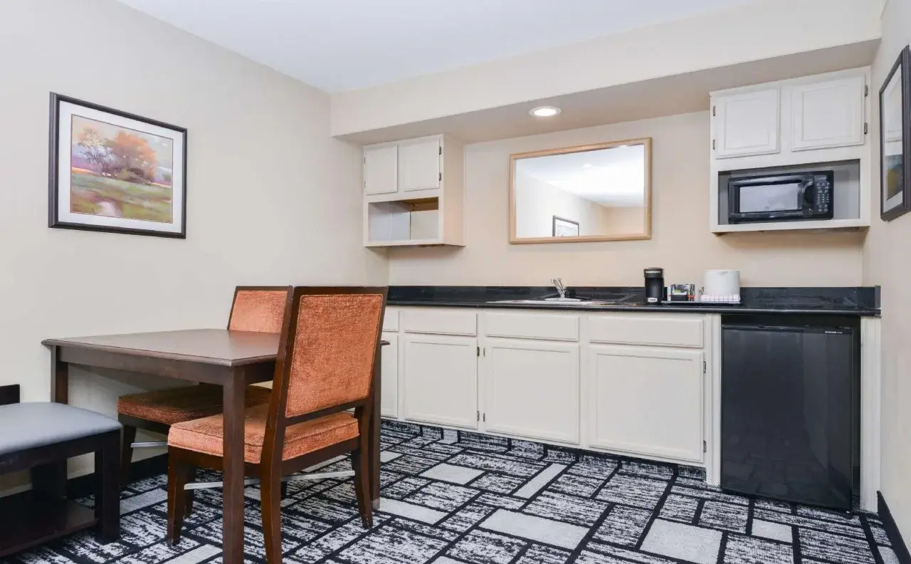 Photo - Best Western Plus Meridian Inn & Suites, Anaheim-Orange