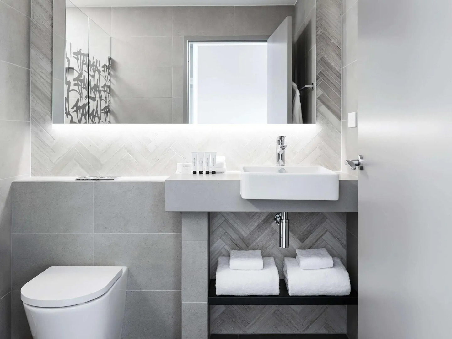 Foto - The Adnate Perth - Art Series