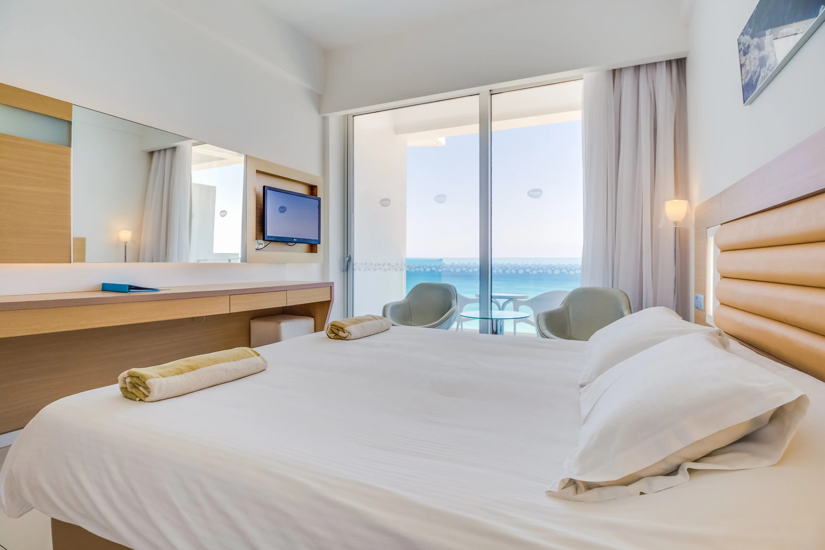 Photo - Vrissaki Beach Hotel