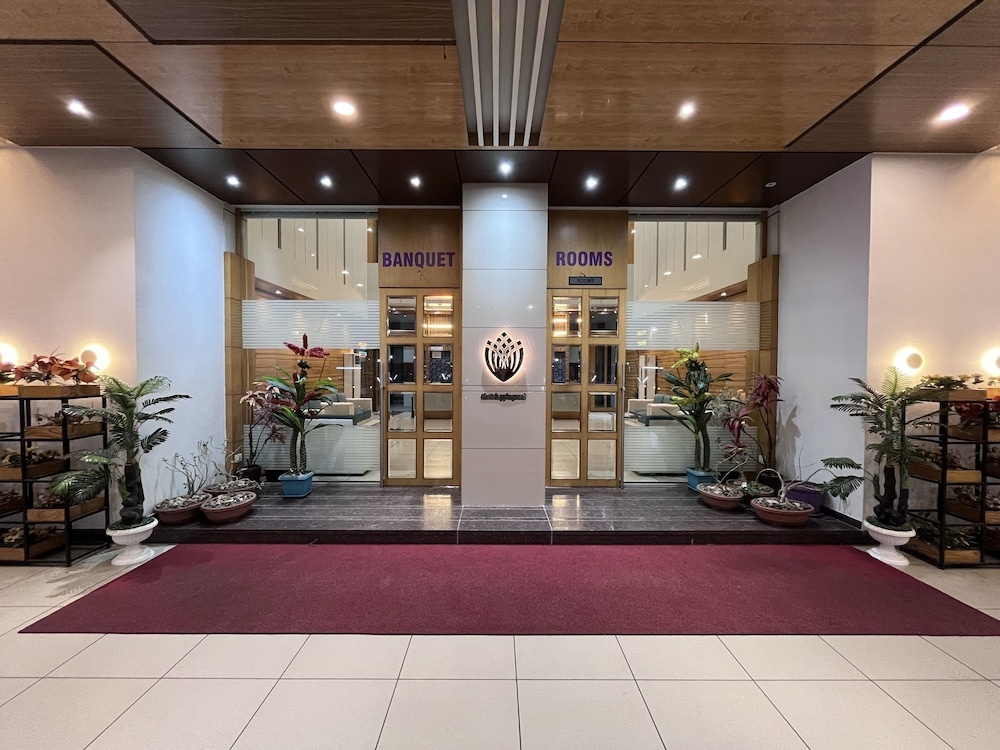 Hotel Grand Darshan Vadodara