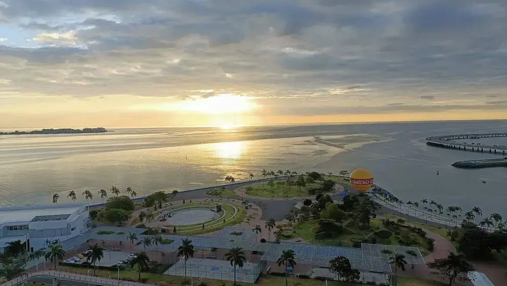 Photo - Luxury Oceanview Guest Room Near Hilton Panama with Pool Access