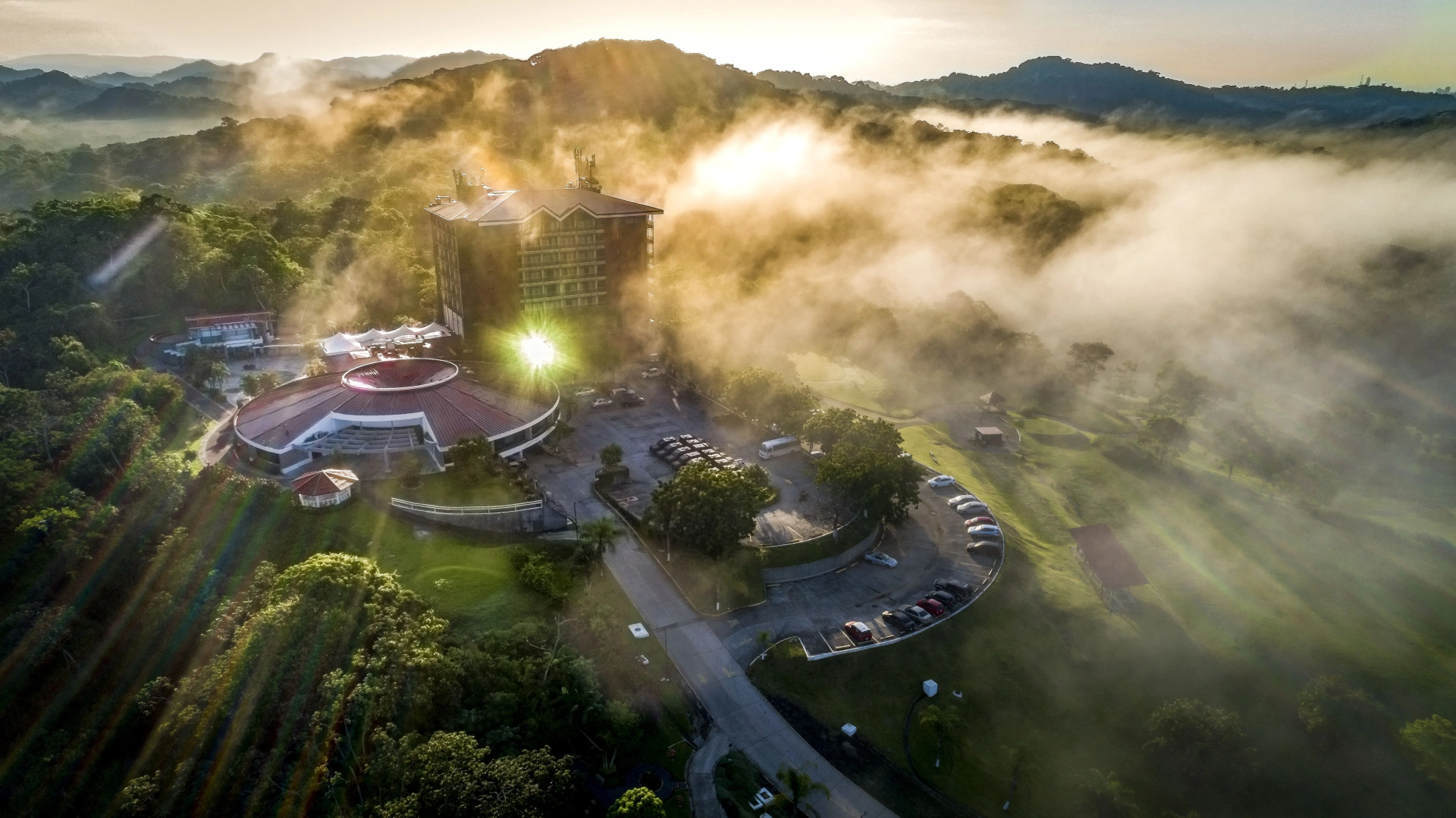 Photo - Summit Rainforest & Golf Resort