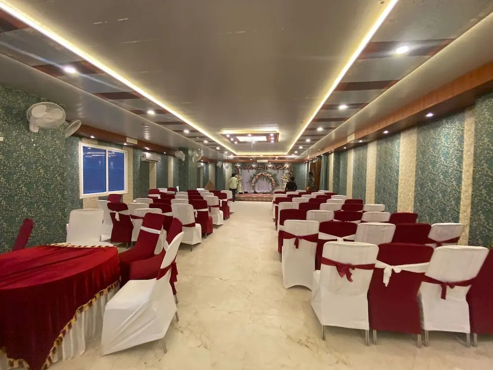 Hotel Varuna Grand
