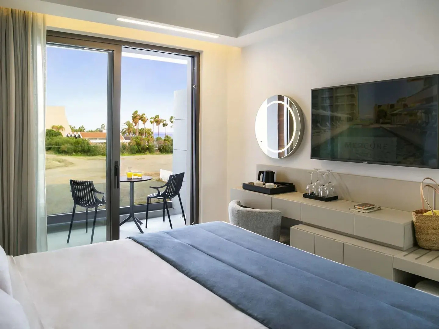Photo - Mercure Larnaca Beach Resort