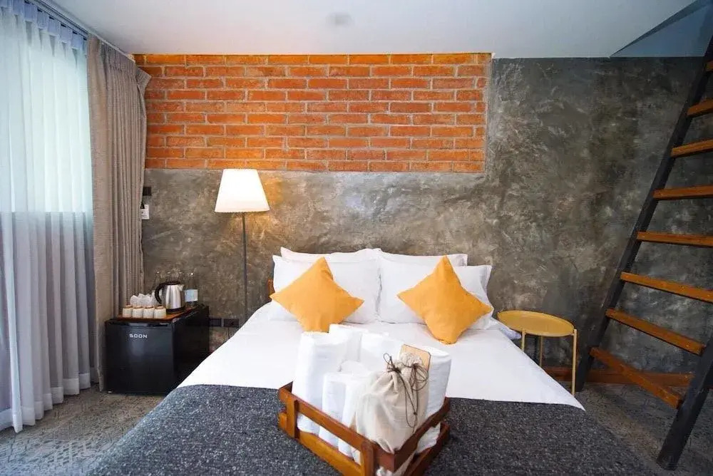 Foto - Yellow Pillow village