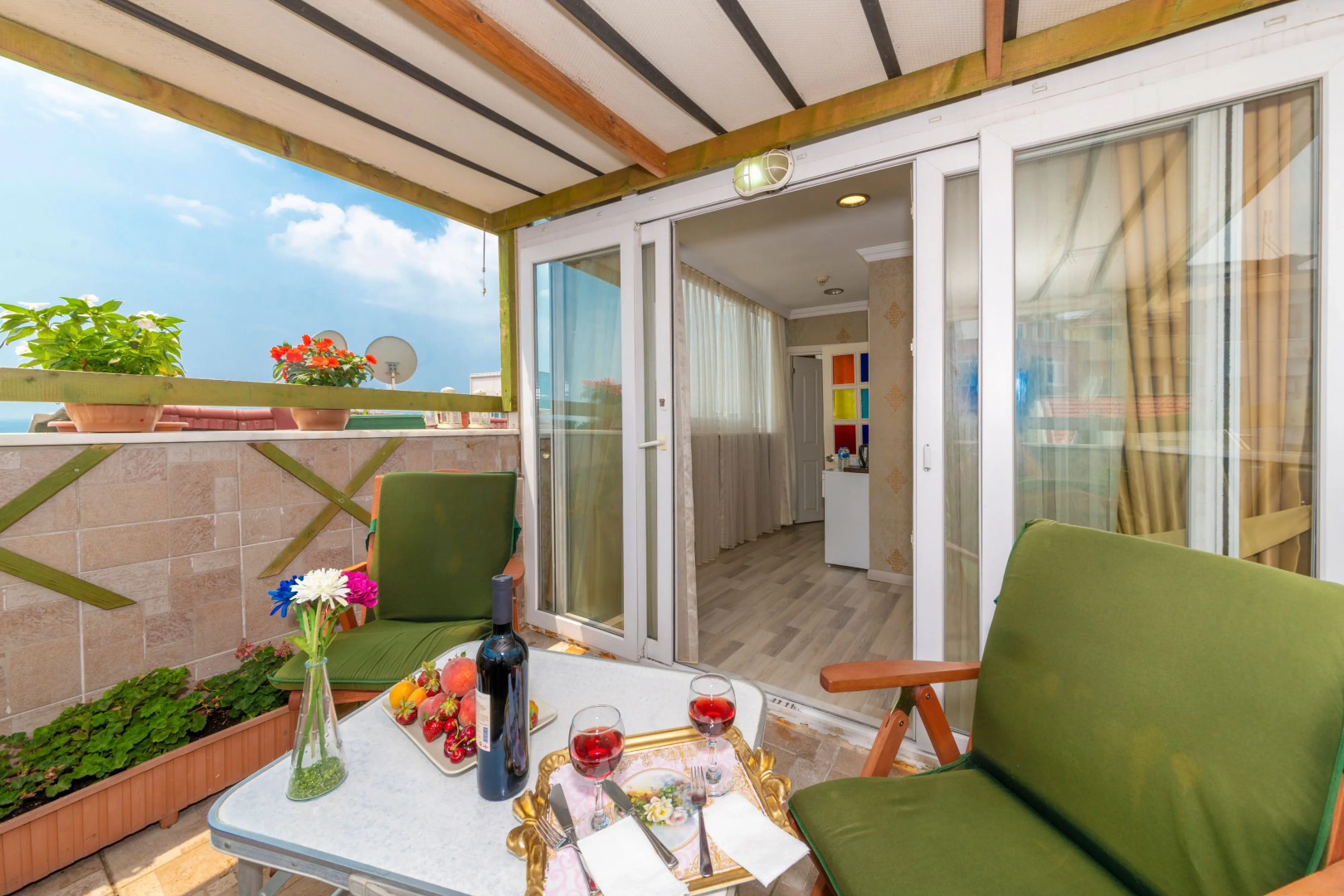 Photo - Walnut Shell Hotel