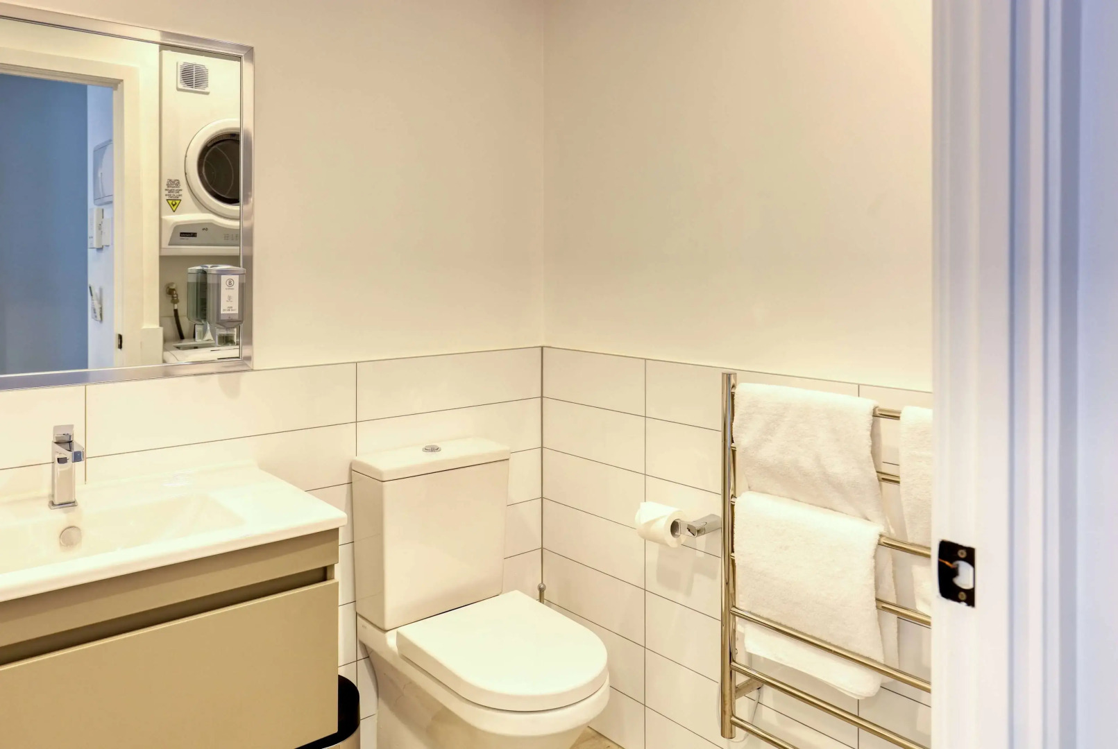 Foto - Ramada Suites By Wyndham Victoria Street West