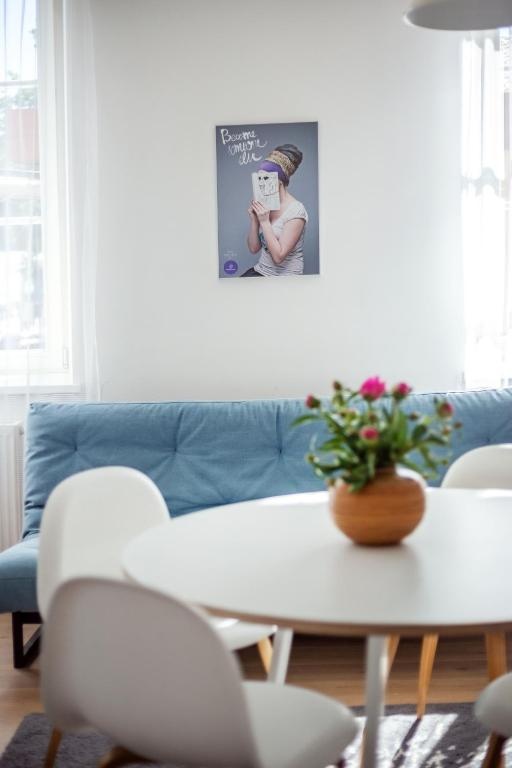 Bright & Cozy Studio In Old Town