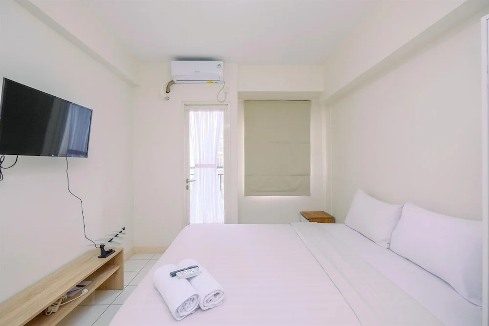 Enjoy Living at Studio Apartment Podomoro Golf View