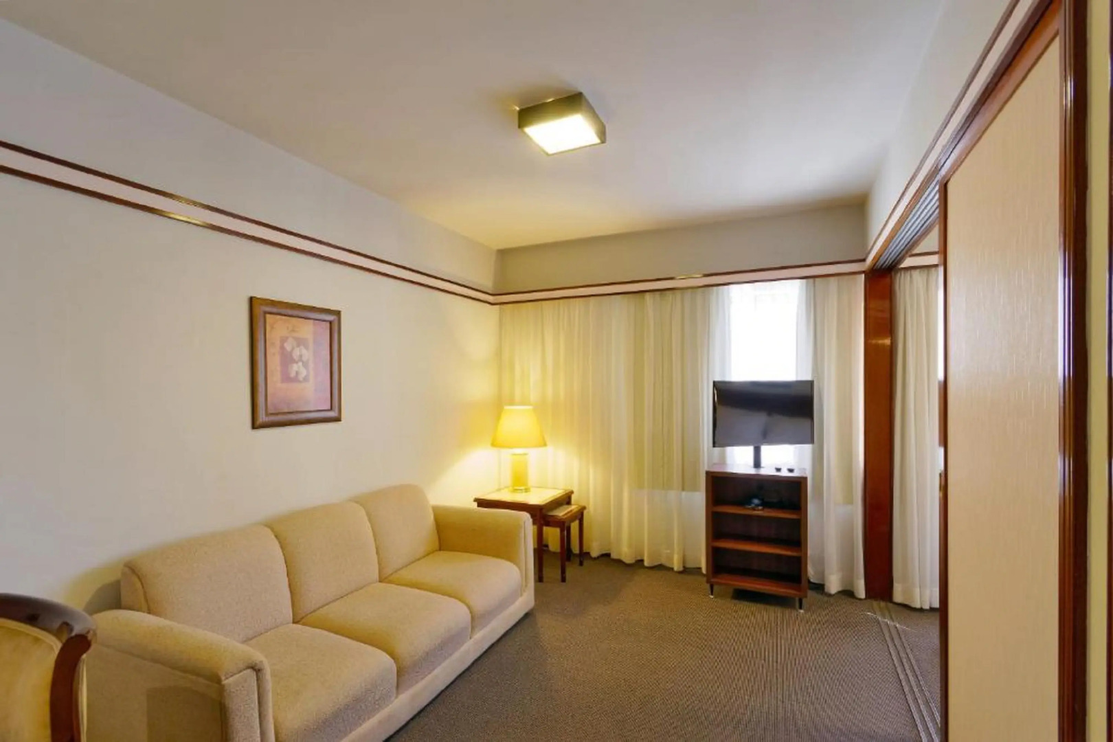 Photo - Bristol The Time Berrini