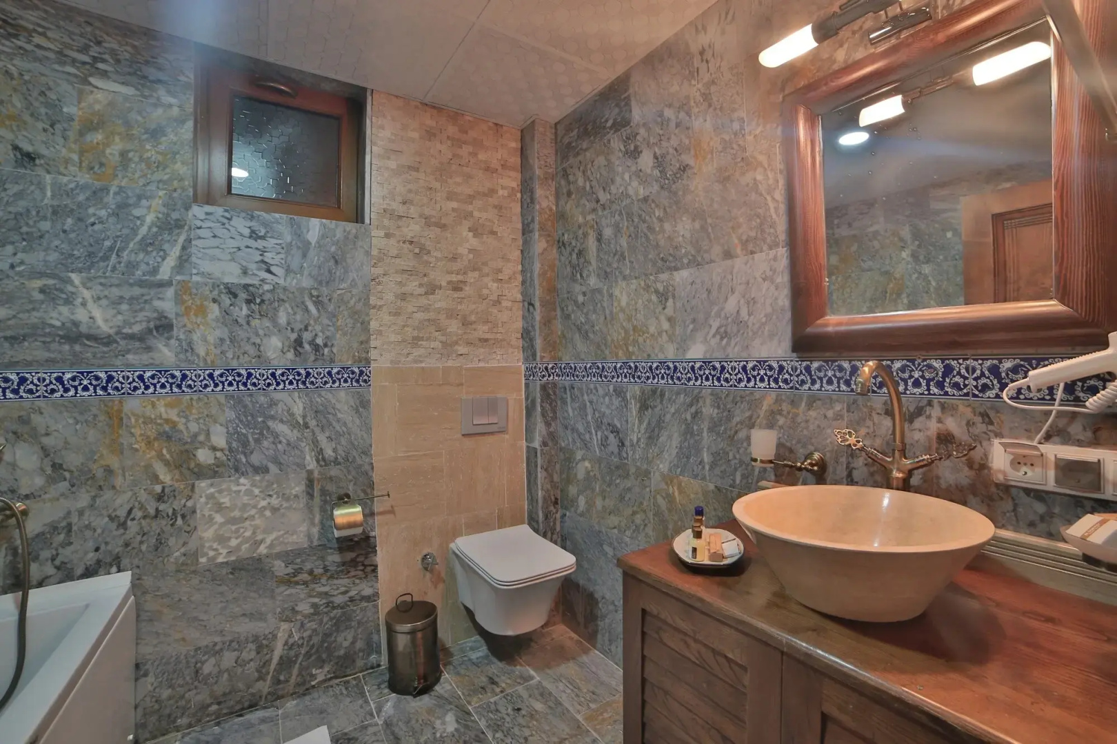 Foto - Caravanserai Inn Hotel