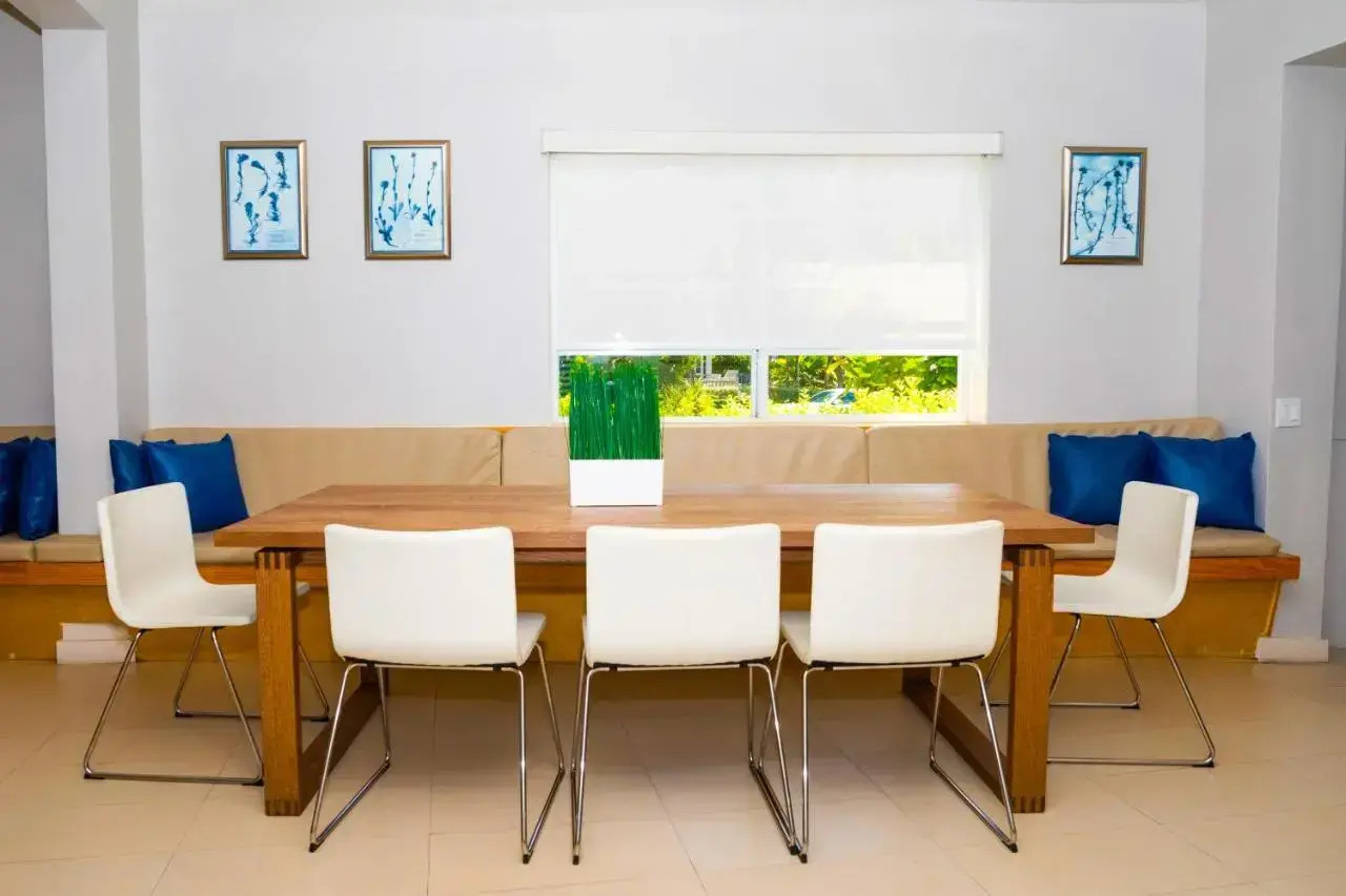 Photo - Aqua Hotel & Suites