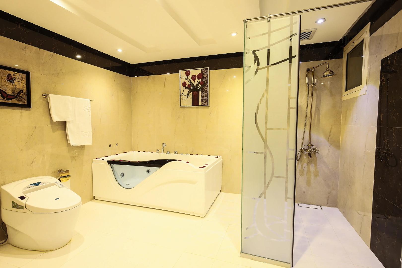Foto - Rest Night Serviced Apartments- AlHamra رست نايت للشقق المخدومة - الحمرا