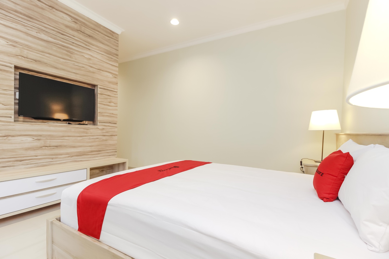 Foto - RedDoorz Premium near Ragunan Zoo 2