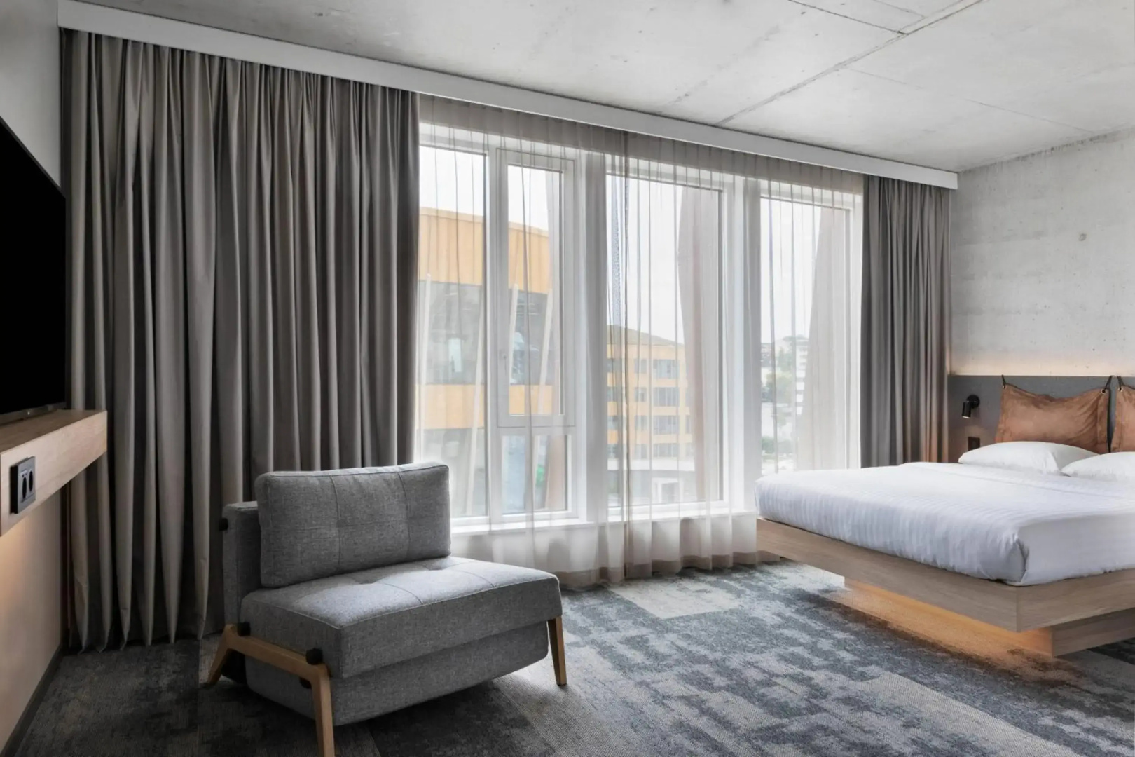 Photo - Moxy Bergen